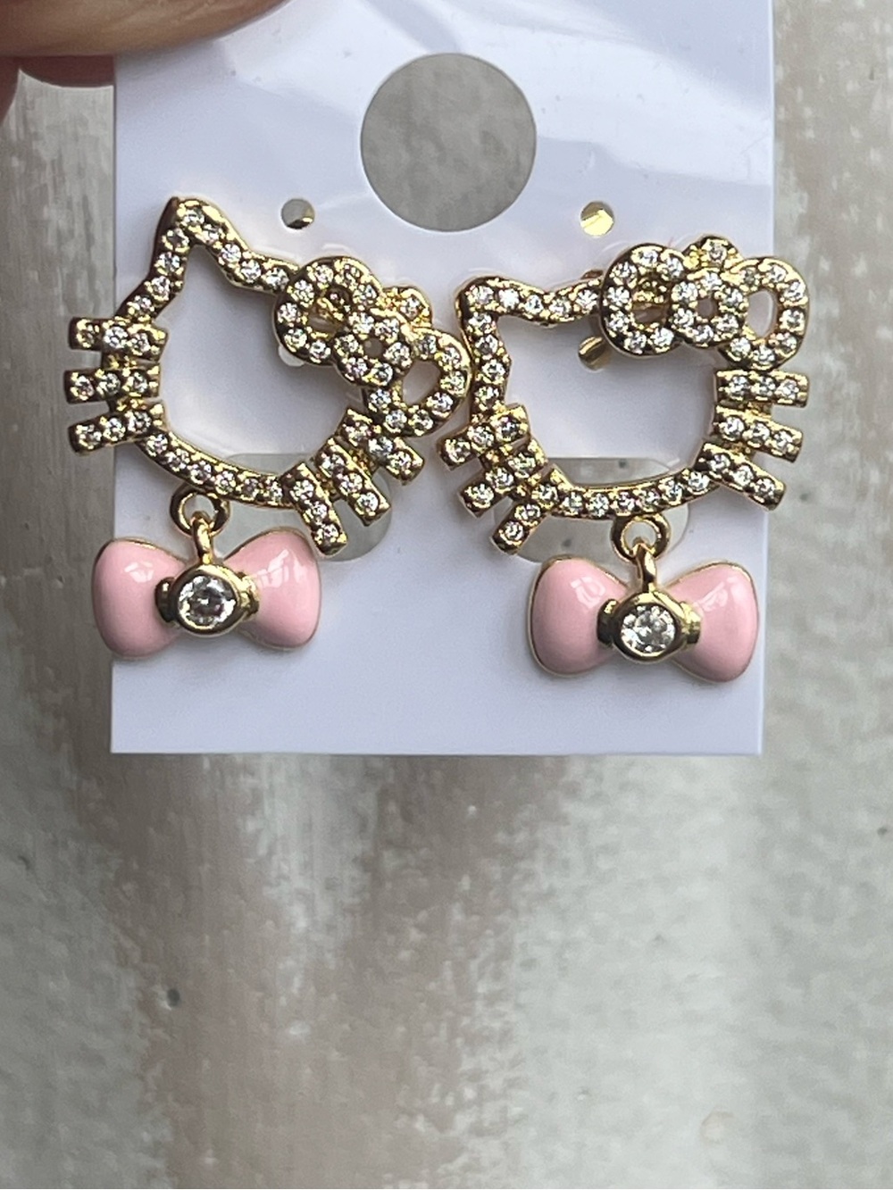 ⭐️- Gold pavé Crystal kitty Cat Stud Earrings with pink bow accent - Picture 3 of 3